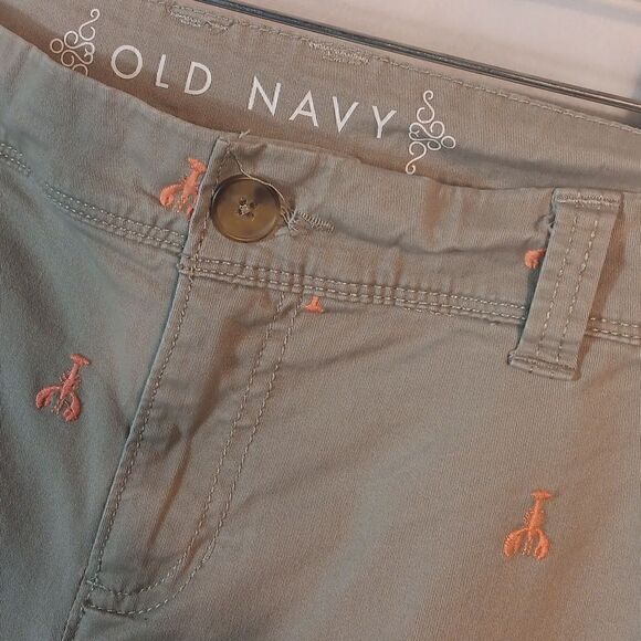 Old Navy Lobster/Crawfish Embroidered Stretch Cargo Roll Up Pants - Picture 7 of 8